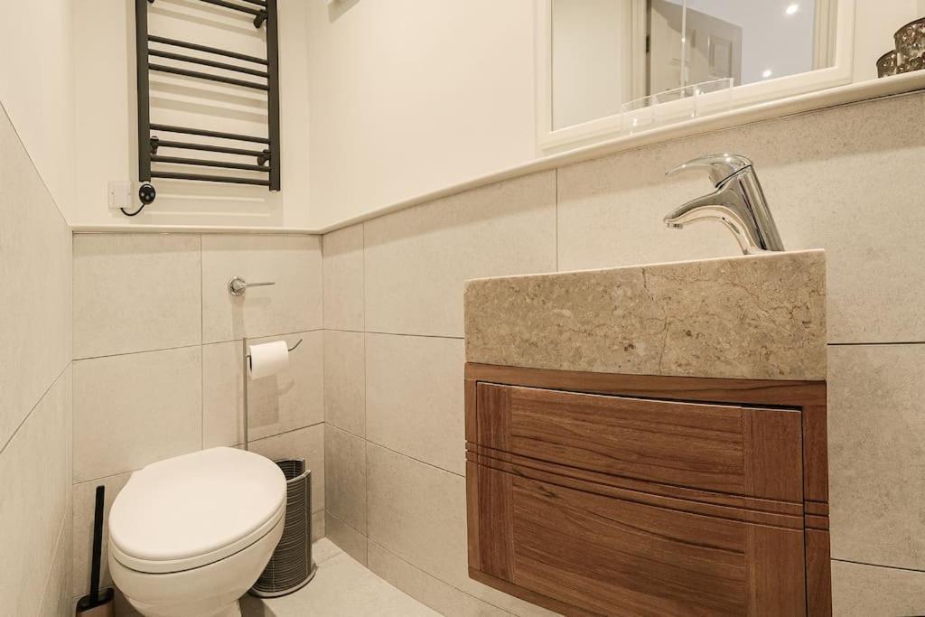 Apartment West With Free Parking Whitby Luaran gambar