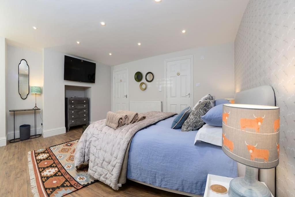 Apartment West With Free Parking Whitby Luaran gambar